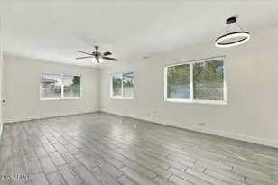2535 E Clarendon Ave, Phoenix, AZ 85016 - Photo 9
