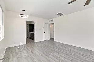 2535 E Clarendon Ave, Phoenix, AZ 85016 - Photo 7