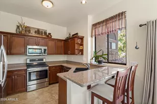 2110 W Carol Ann Way, Phoenix, AZ 85023 - Photo 9