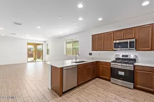12535 W Kaler Dr, Glendale, AZ 85307 - Photo 11