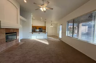 1135 E Cottonwood Ln, Phoenix, AZ 85048 - Photo 9