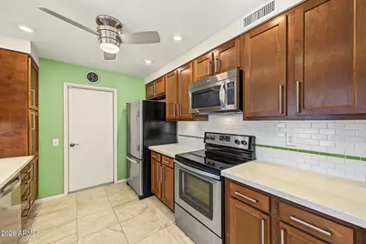 9121 W Long Hills Drive, Sun City, AZ 85351 - Photo 13