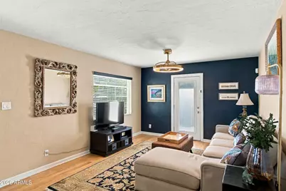 4002 N 32nd Place, Phoenix, AZ 85018 - Photo 3