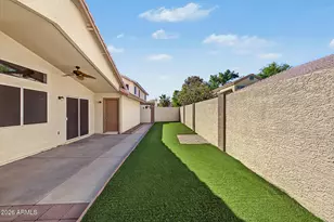 8914 W Port Au Prince Ln, Peoria, AZ 85381 - Photo 15