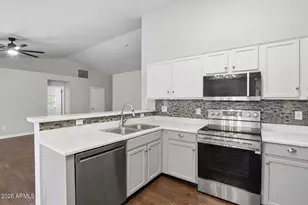 2082 E San Tan Ct, Gilbert, AZ 85296 - Photo 7