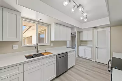 11070 W Pleasant Valley Road W, Sun City, AZ 85351 - Photo 17