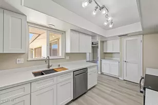 11070 W Pleasant Valley Road W, Sun City, AZ 85351 - Photo 17