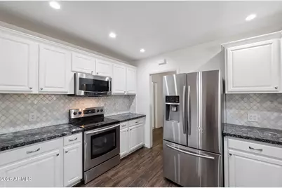 1802 E Missouri Avenue, Phoenix, AZ 85016 - Photo 11