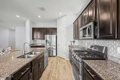 16870 W Electra Court, Surprise, AZ 85387 - Photo 9