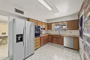 10408 W Camden Ave, Sun City, AZ 85351 - Photo 11