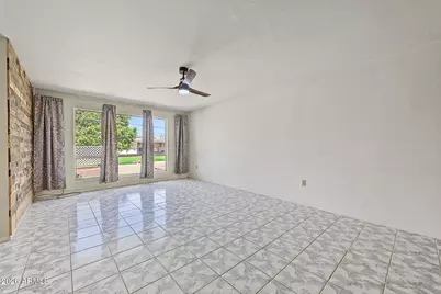 10408 W Camden Avenue, Sun City, AZ 85351 - Photo 7