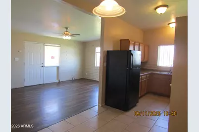 7109 N 68th Drive #1, Glendale, AZ 85303 - Photo 5