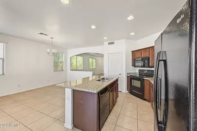 18190 W Ivy Lane, Surprise, AZ 85388 - Photo 15