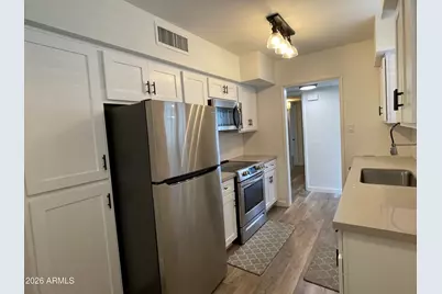 3242 E Camelback Road #204, Phoenix, AZ 85018 - Photo 3