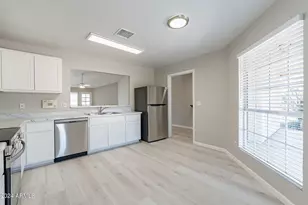 11926 N 78th Dr, Peoria, AZ 85345 - Photo 5