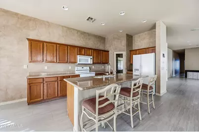 2219 E Valencia Drive, Phoenix, AZ 85042 - Photo 9