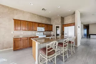 2219 E Valencia Dr, Phoenix, AZ 85042 - Photo 9