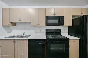 3065 N 67th Ave, Phoenix, AZ 85033 - Photo 9