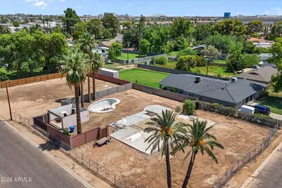 1875 N 38th Place #A, Phoenix, AZ 85008 - Photo 3
