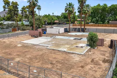 1875 N 38th Place #A, Phoenix, AZ 85008 - Photo 1