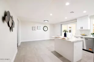 552 N Hobson Plaza, Mesa, AZ 85203 - Photo 5