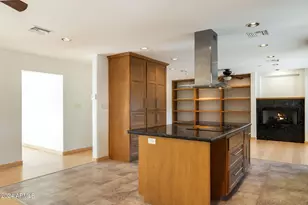 8643 E Sandalwood Dr, Scottsdale, AZ 85250 - Photo 11