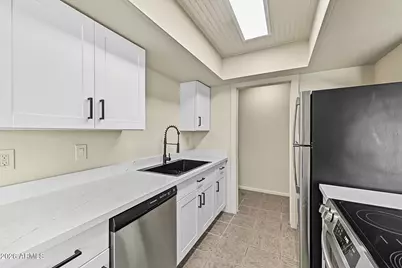 5969 N 48th Drive, Glendale, AZ 85301 - Photo 9