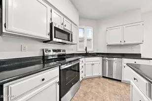 20027 N Greenview Dr, Sun City West, AZ 85375 - Photo 13