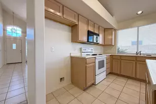 9765 W Yukon Dr, Peoria, AZ 85382 - Photo 9