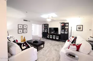 16 E Calavar Rd, Phoenix, AZ 85022 - Photo 17