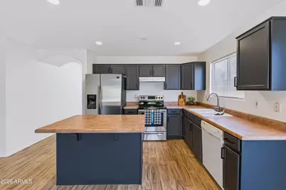15538 W Port Royale Lane, Surprise, AZ 85379 - Photo 11