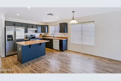 15538 W Port Royale Lane, Surprise, AZ 85379 - Photo 13