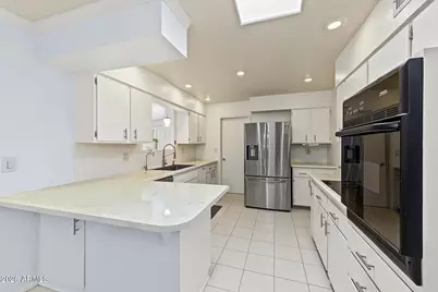 10227 N 108th Avenue, Sun City, AZ 85351 - Photo 9