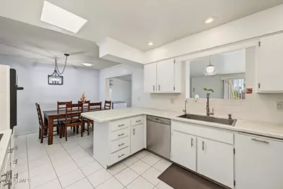 10227 N 108th Avenue, Sun City, AZ 85351 - Photo 11
