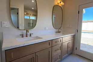 5220 E Winchcomb Dr, Scottsdale, AZ 85254 - Photo 11