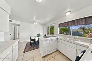 2158 E Claire Dr, Phoenix, AZ 85022 - Photo 7