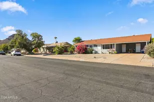 2158 E Claire Dr, Phoenix, AZ 85022 - Photo 3
