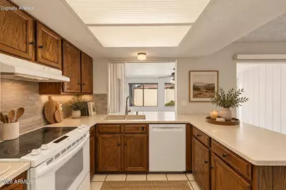 10514 W Royal Palm Road, Peoria, AZ 85345 - Photo 13