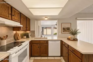 10514 W Royal Palm Rd, Peoria, AZ 85345 - Photo 13
