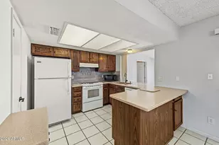 10514 W Royal Palm Rd, Peoria, AZ 85345 - Photo 15