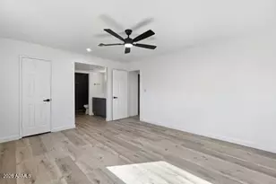 4218 W Grisworld Rd, Phoenix, AZ 85051 - Photo 9