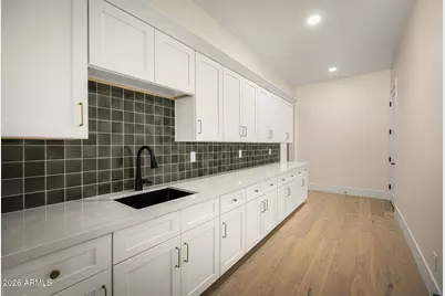 4048 E Minnezona Avenue, Phoenix, AZ 85018 - Photo 13
