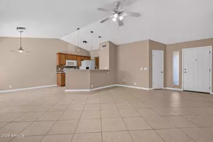 10415 N 63rd Dr, Glendale, AZ 85302 - Photo 11