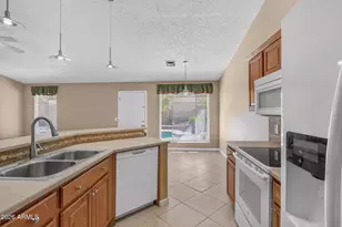 10415 N 63rd Dr, Glendale, AZ 85302 - Photo 17