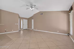 10415 N 63rd Dr, Glendale, AZ 85302 - Photo 7