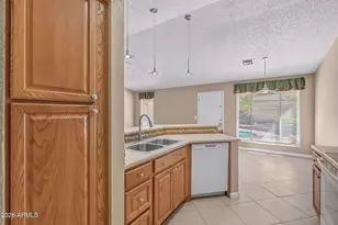 10415 N 63rd Dr, Glendale, AZ 85302 - Photo 17