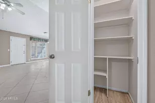 10415 N 63rd Dr, Glendale, AZ 85302 - Photo 9