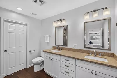 4520 E Earll Drive, Phoenix, AZ 85018 - Photo 15