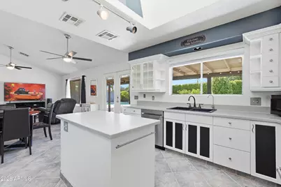 12442 N 86th Lane, Peoria, AZ 85381 - Photo 9