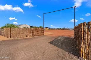 50828 W Long Rifle Rd, Aguila, AZ 85320 - Photo 27